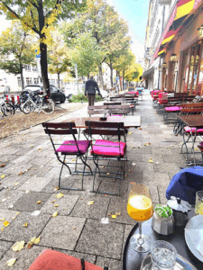 Der Firmenname ist Lollo Rosso Caffè Bar