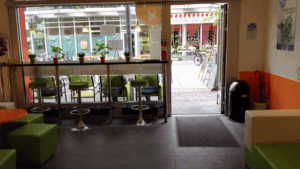 Frooteria Juice & Bagels