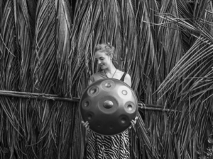 Handpan Workshops mit Lea Valentina im Handpan Atelier im Bahnwärter Thiel